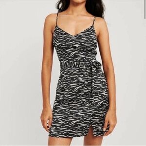 NWT Abercrombie and Fitch Zebra Cami Slip Dress Sz